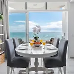 Stunning Beachfront In Calahonda Daire